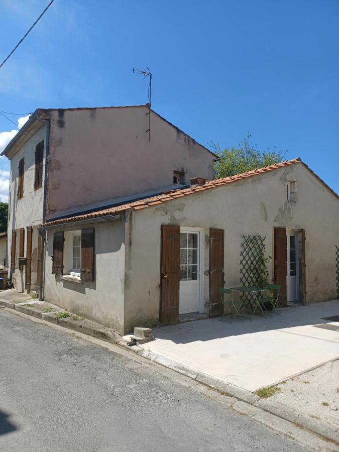 Maison De Village Entre Estuaire Et Ocean Saint-Yzans-de-Médoc Exterior photo